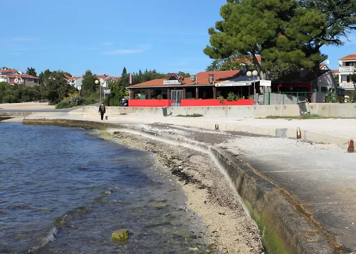 With Parking Space - Diklo, - 16522 דירה זאדאר