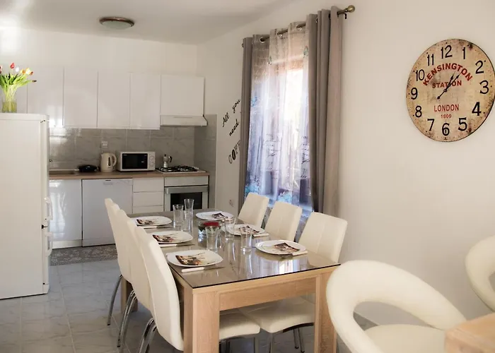 With Parking Space - Diklo, - 16522 דירה זאדאר